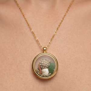 2026/03/1000110777.png Pièce unique. Collier fait main œil de Sainte Lucie et corail corse véritables.
Création artisanale corse.
