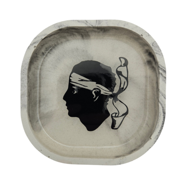 2026/03/1000144093.png Pièce unique. Vide poche motif tête de Maure. Création artisanale corse.