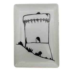 2026/03/1000144108.png Pièce unique. Plateau/Vide poche motif Tour génoise. Création artisanale corse.