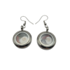 Pièces uniques. Boucles d'oreilles faites main. Corail corse véritable, œil de Sainte-Lucie et verres polis.
Création artisanale corse.