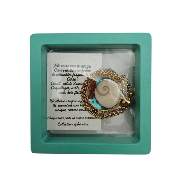Pièce unique. Bracelet réglable fait main. Véritable corail et œil de Sainte-Lucie.
Création artisanale corse.